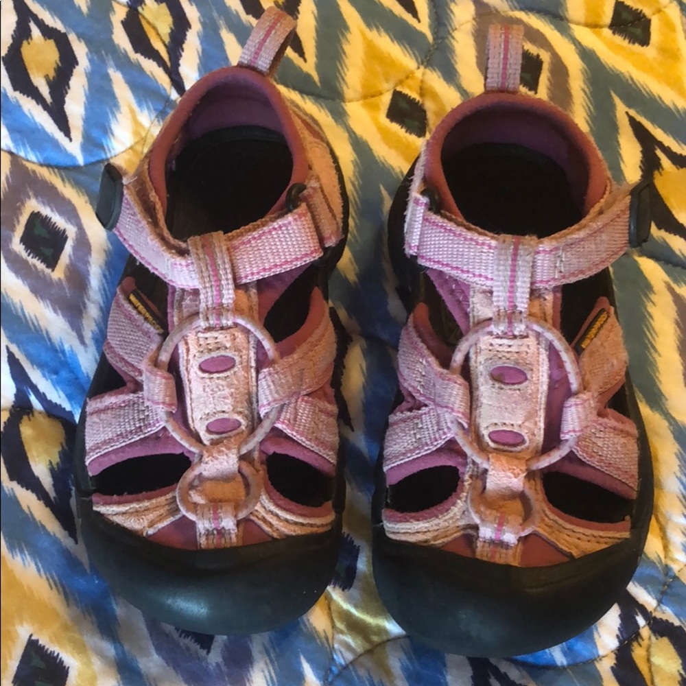 Keen girls sandals